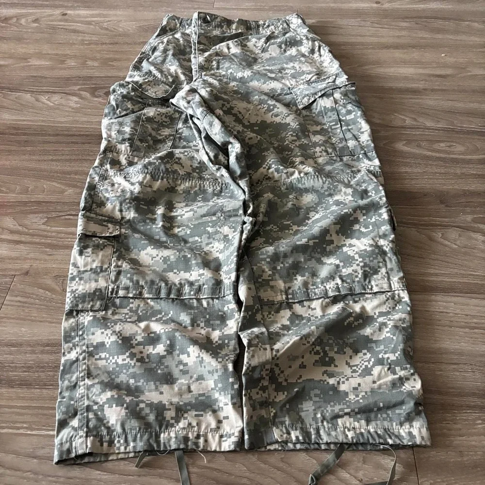Vintage Y2K/2000s Baggy Military Camo Streetwear Skater Cargo Pants! 40x31